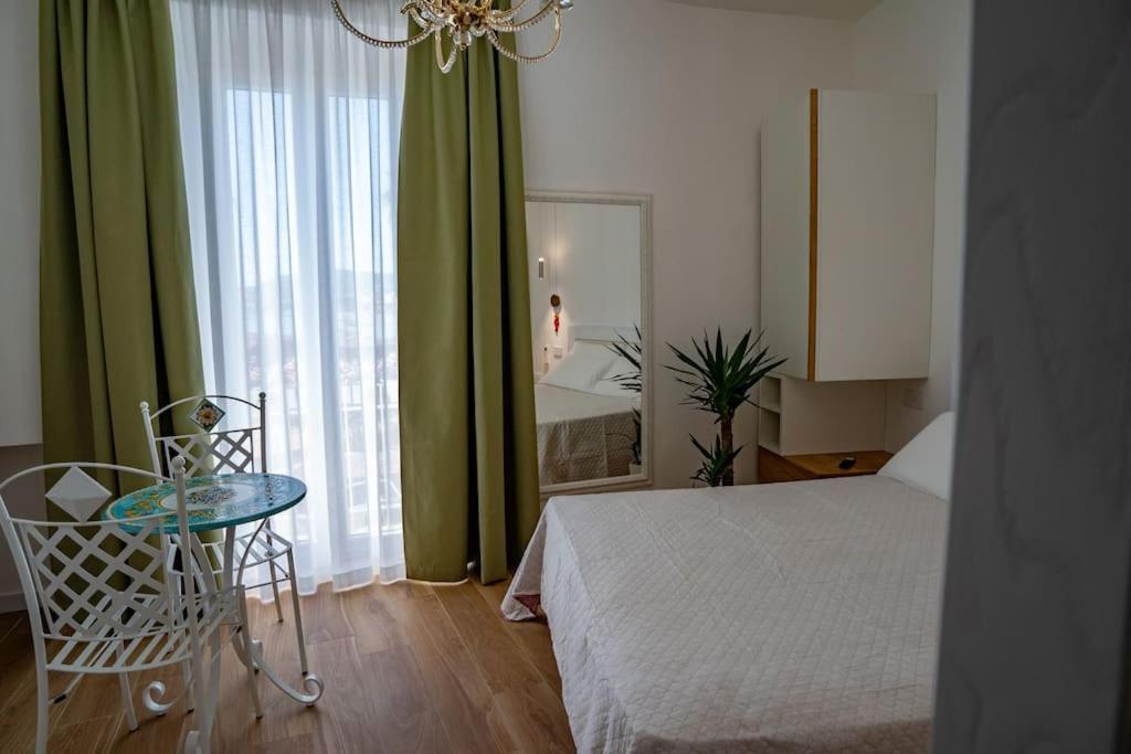 Aquamar Bed And Breakfast Кротоне Экстерьер фото